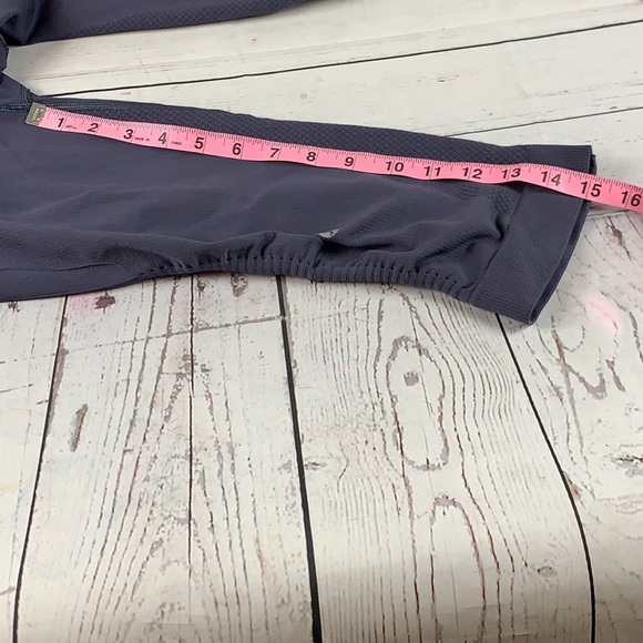 lululemon navy crop Capri ruched side leggings size 6 - Picture 8 of 12